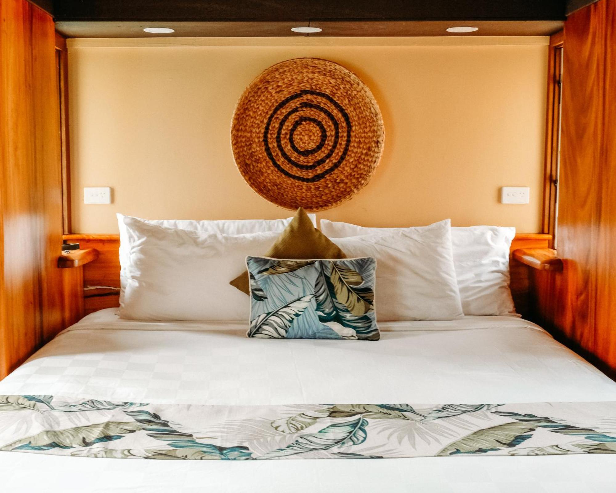 Koro Sun Resort & Rainforest Spa Savusavu Bagian luar foto