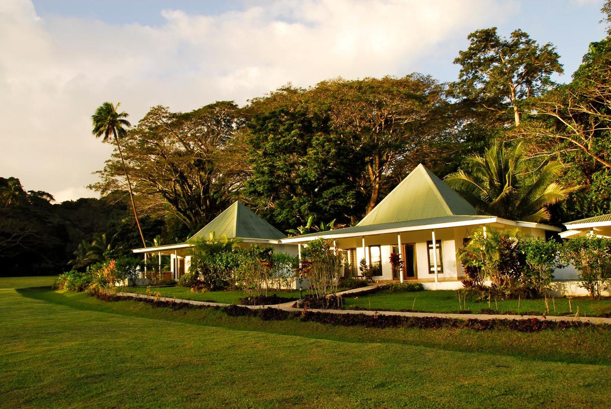 Koro Sun Resort & Rainforest Spa Savusavu Bagian luar foto