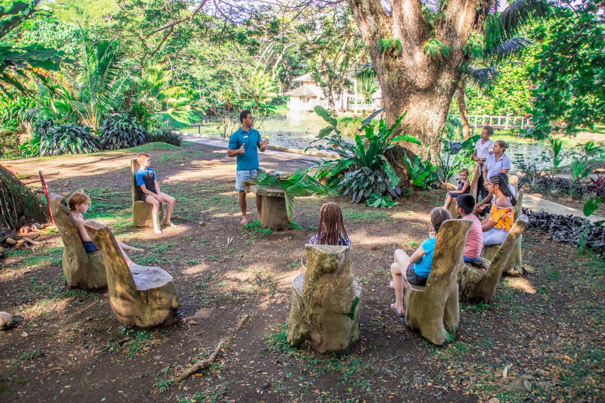 Koro Sun Resort & Rainforest Spa Savusavu Bagian luar foto
