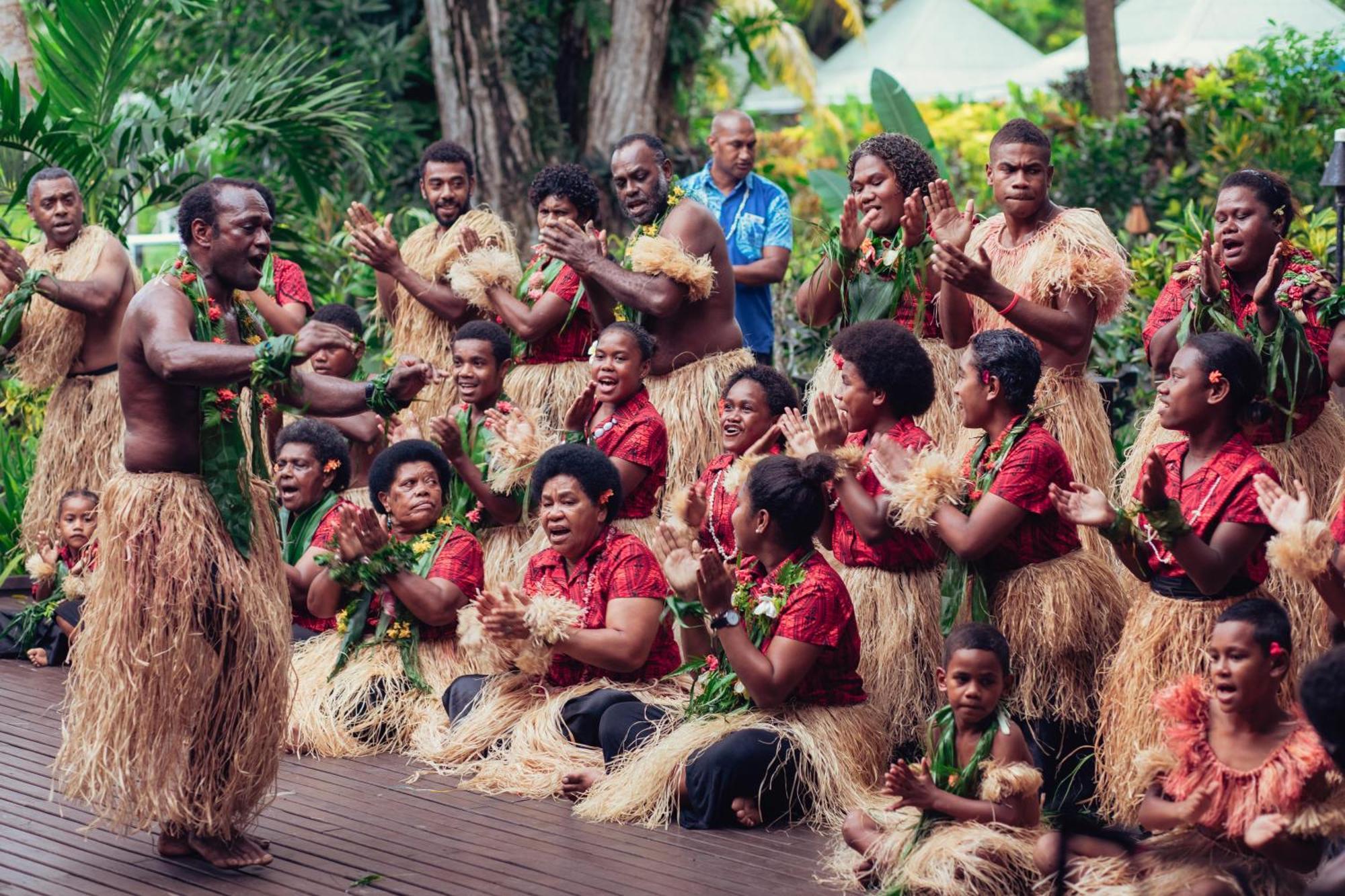 Koro Sun Resort & Rainforest Spa Savusavu Bagian luar foto
